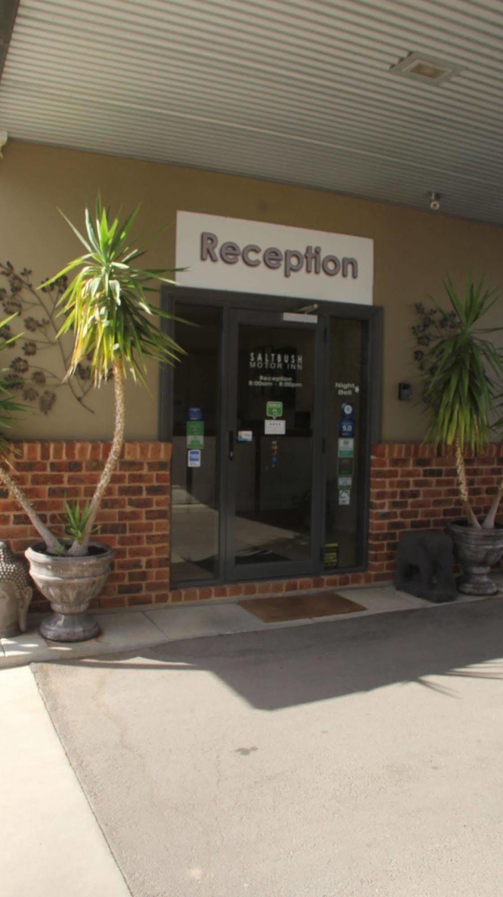 The Saltbush Motor Inn Hay Buitenkant foto
